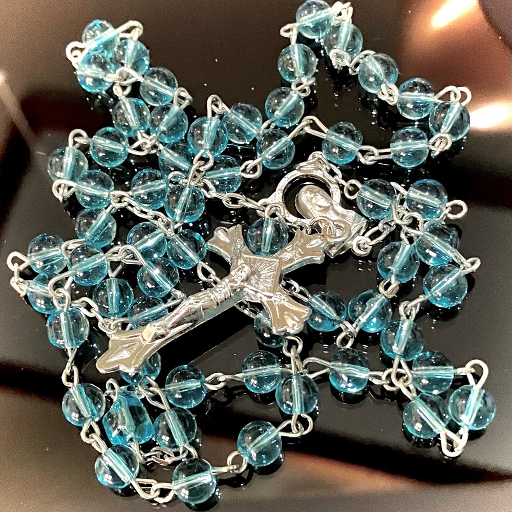 AQUA GLASS ROSARY BEADS w/CASE